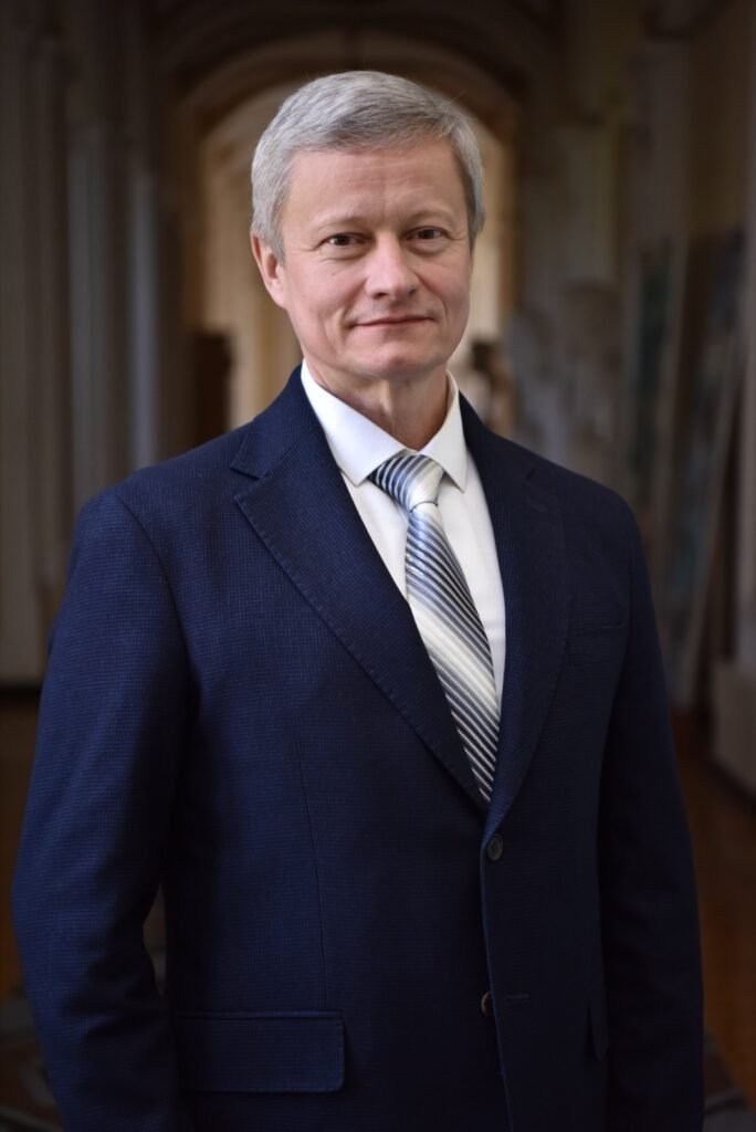 Пономарьов Володимир Іванович — провідний лікар клініки Restart Life, доктор медичних наук, професор
